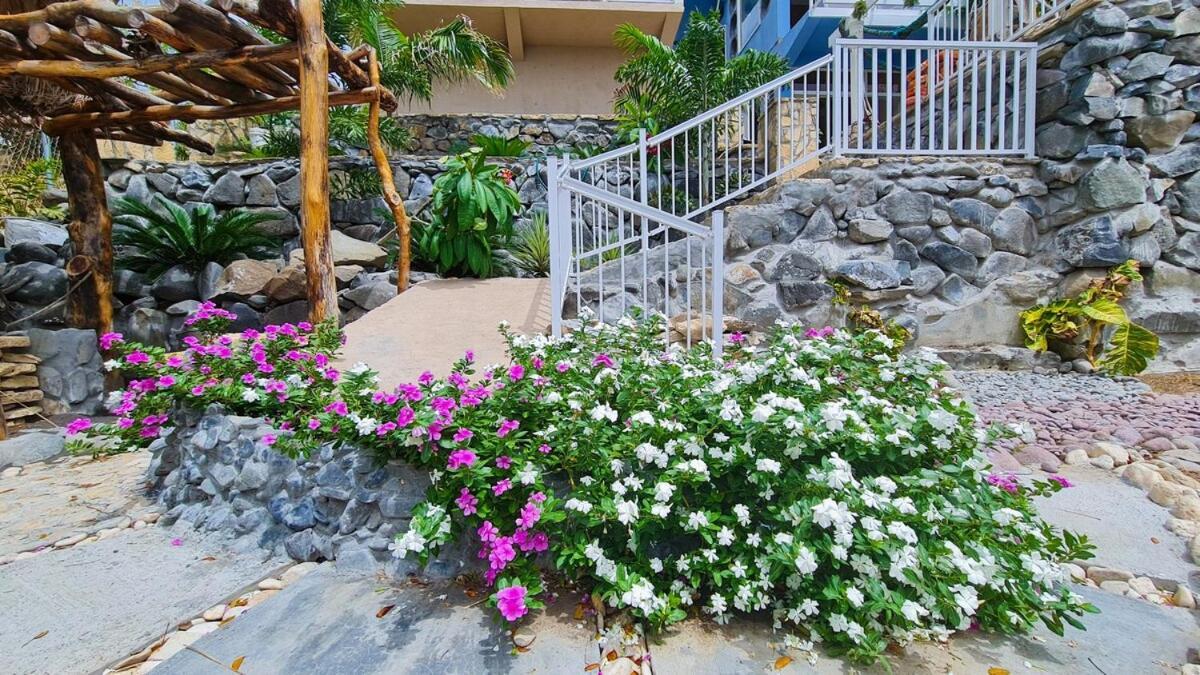 Onyx-- A Gem At Dee'S Pearl Villa Carriacou Exterior photo